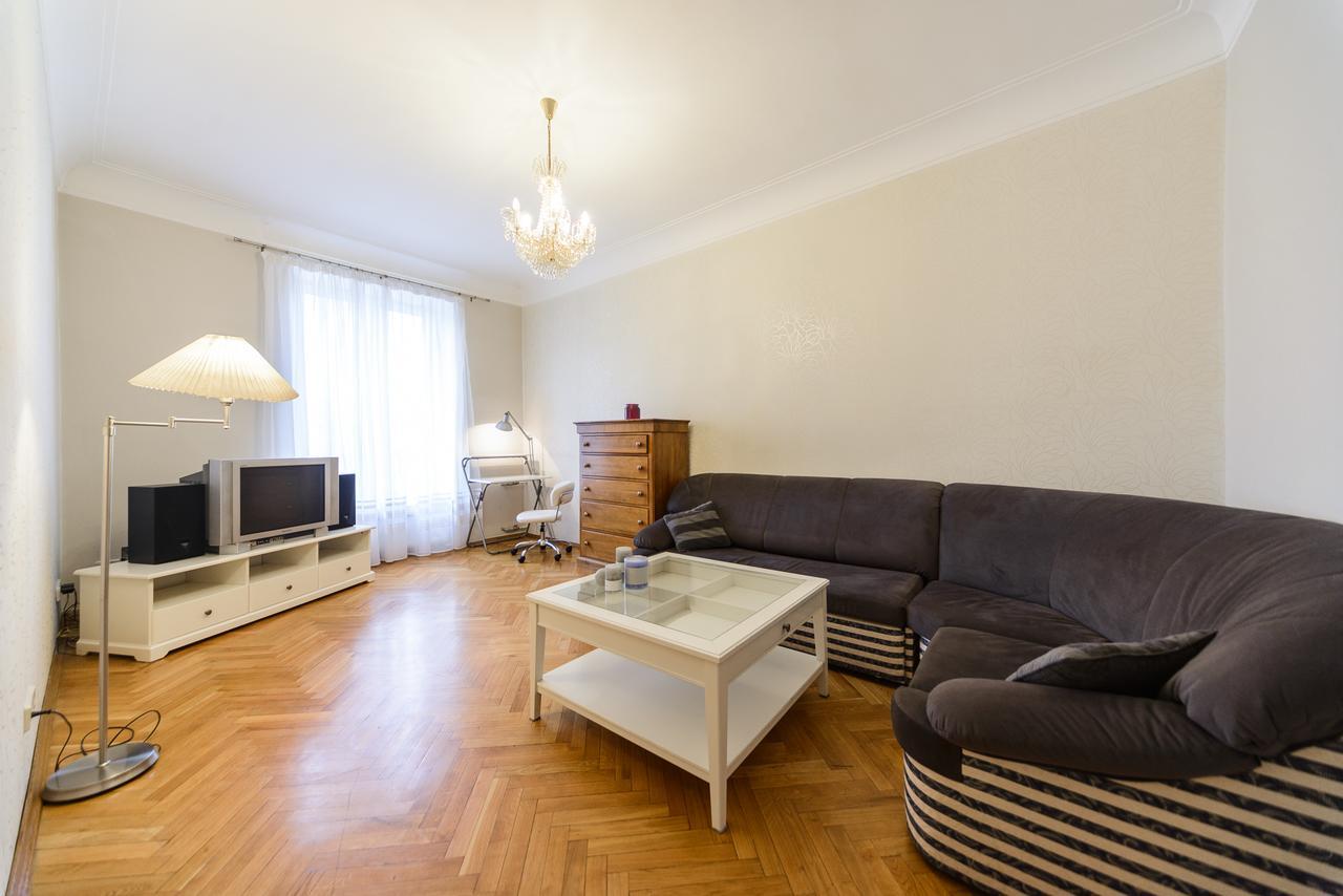 Apartment Near Olympic Stadium Kiev Bagian luar foto