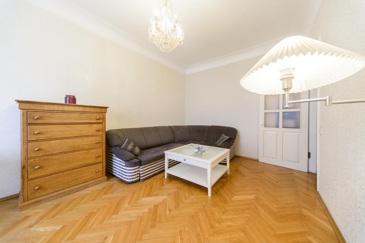 Apartment Near Olympic Stadium Kiev Bagian luar foto