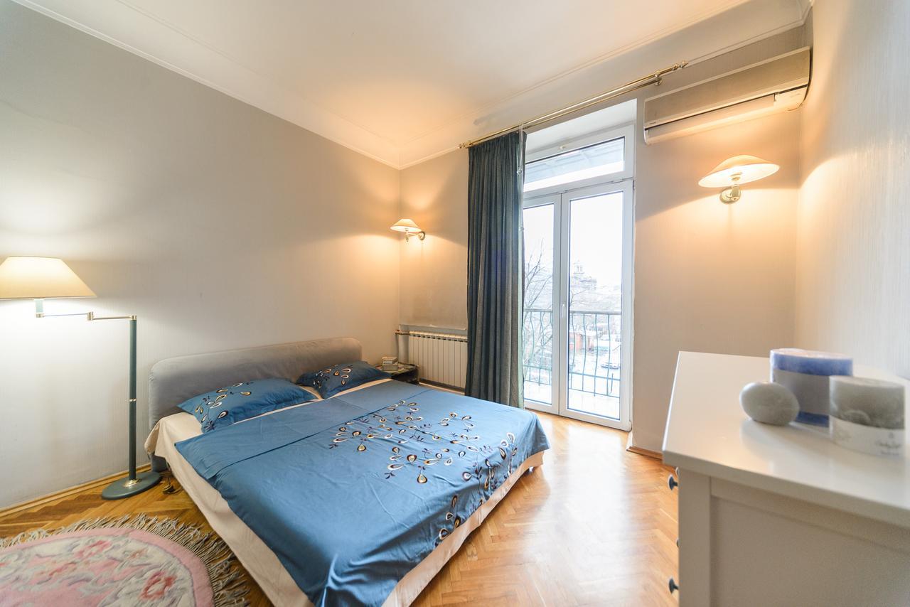 Apartment Near Olympic Stadium Kiev Bagian luar foto