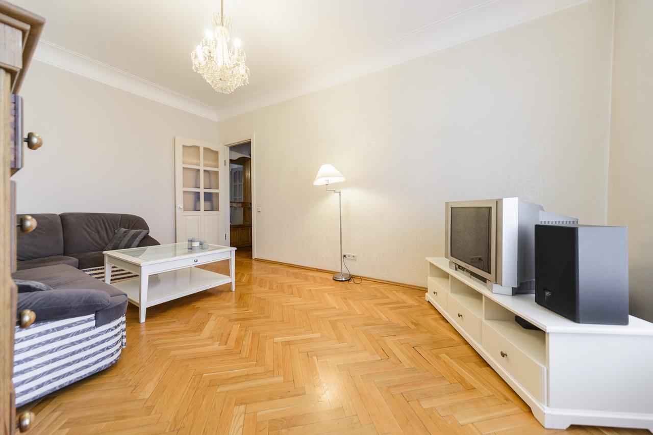 Apartment Near Olympic Stadium Kiev Bagian luar foto